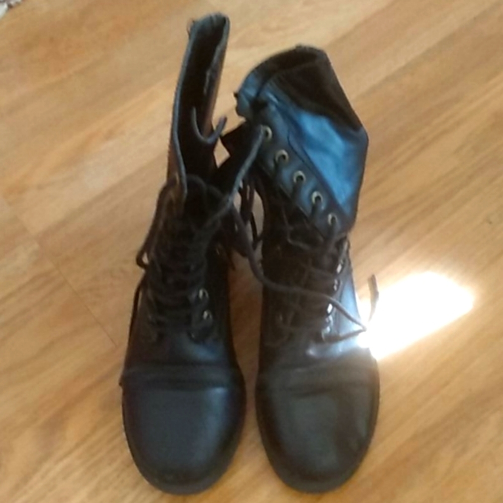 Black boots shoes